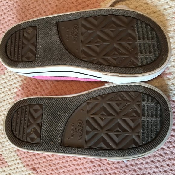 Toddler Girls size 7 pink Converse - Picture 5 of 5